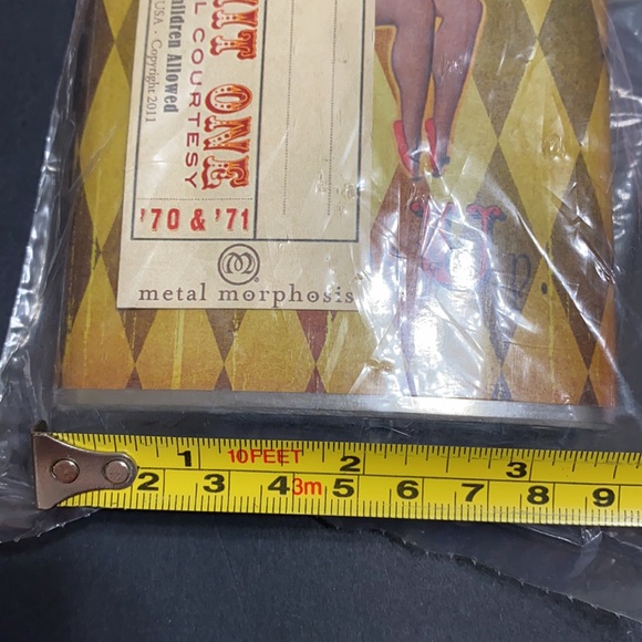 🖤NEW💕Metal Morphosis Bottoms Up flask - Picture 8 of 9